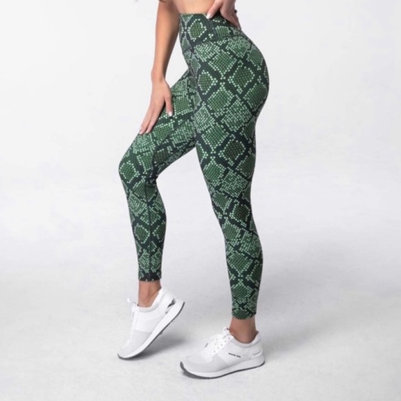 ISO - Balance Athletica Viper Leggings - Picture 1 of 1